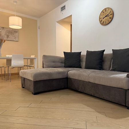 אסטי Comecasa Modern Apartment In Historical Centre מראה חיצוני תמונה
